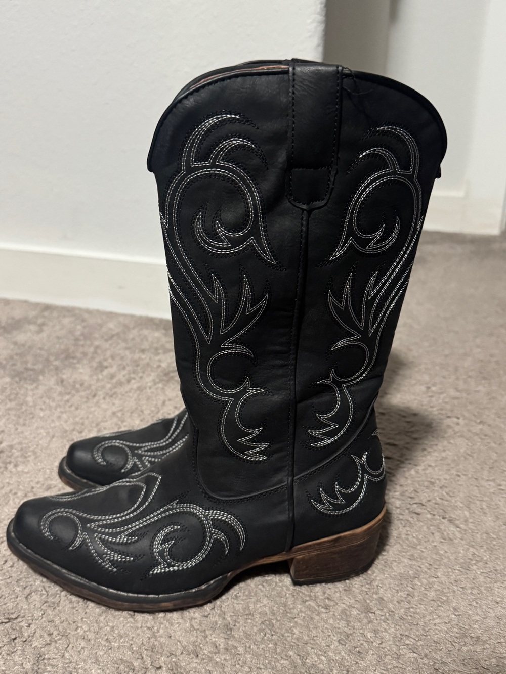 Roper Black Western Embroidered Heeled Boots